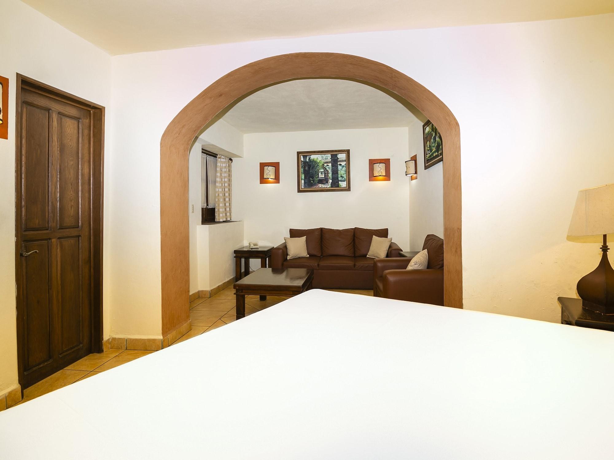 Hotel Casa Del Virrey &