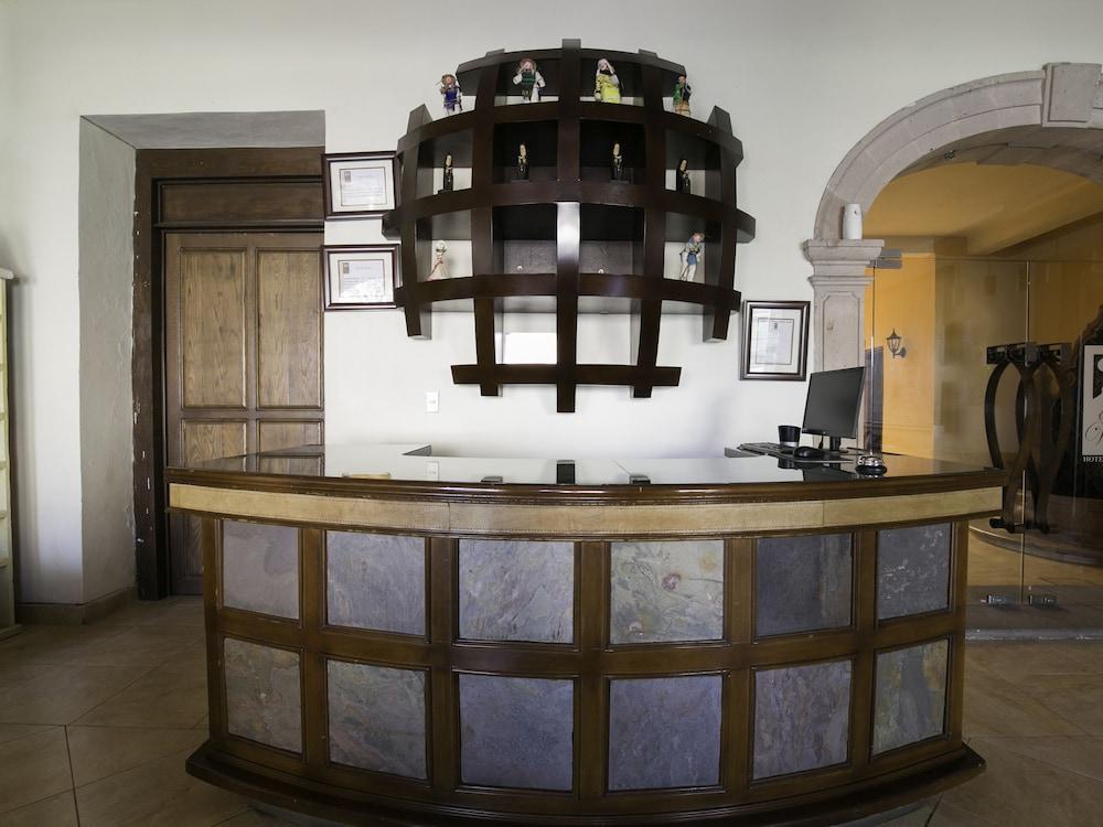 Hotel Casa Del Virrey & 2*
