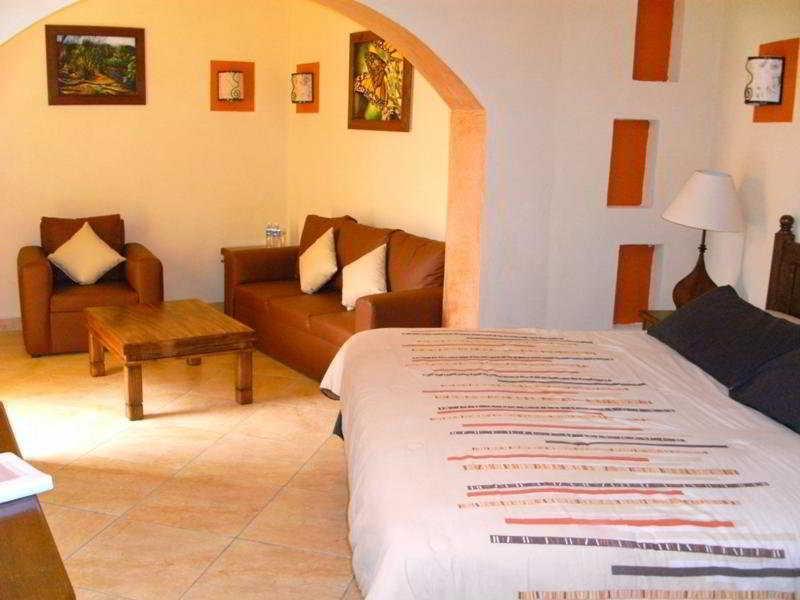 Casa Del Virrey & Hotel
